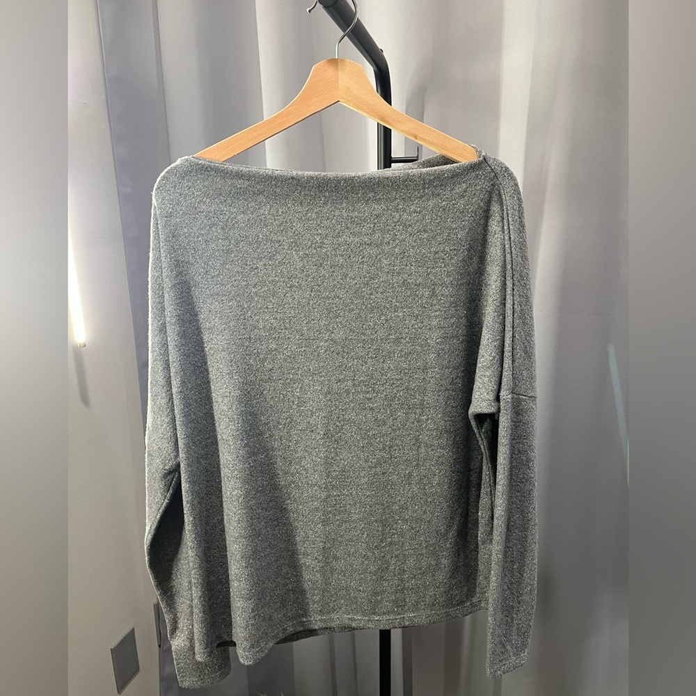Elan Metallic Silver Knit Top sz M